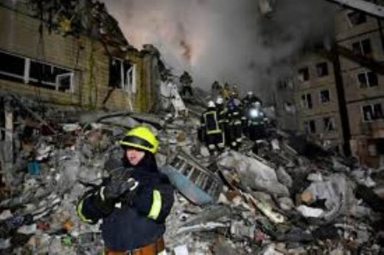 مقتل وإصابة 52 شخصًا جراء قصف روسي على دنيبرو
