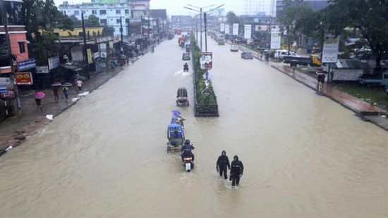 تسعة قتلى في فيضانات ضربت الهند وبنغلادش