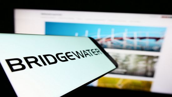 "بريدج ووتر" تطلق صندوقًا ذكيًا بملياري دولار