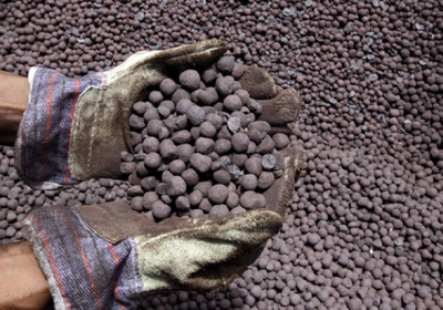 أسعار خام الحديد ترتفع لأعلى مستوى في شهر بدعم صيني