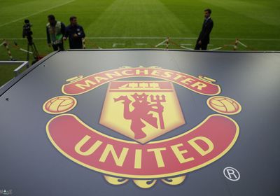 نادي مانشستر يونايتد يعتزم تسريح 250 من عامليه