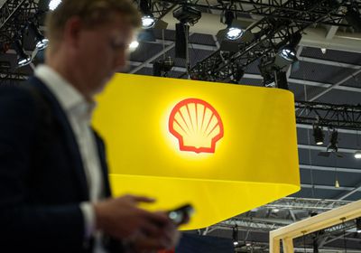 شل تشطب ملياري دولار من قيمة أصولها