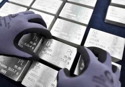 بورصة صينية تطلق عقوداً آجلة للبلاتين والبلاديوم