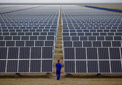 الصين تُشدد قواعد الاستثمار بتصنيع الألواح الشمسية