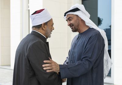 رئيس الإمارات يستقبل شيخ الأزهر في قصر الشاطئ