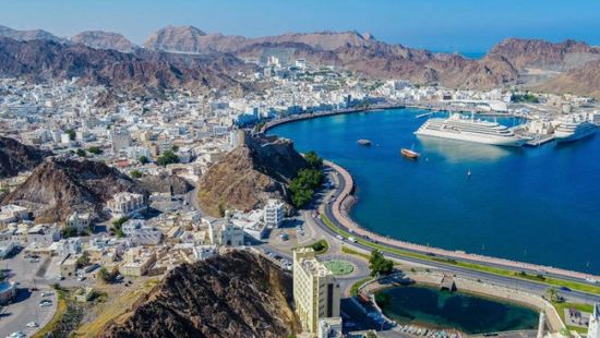 انخفاض إيرادات عمان 7% بنهاية مايو لتراجع النفط
