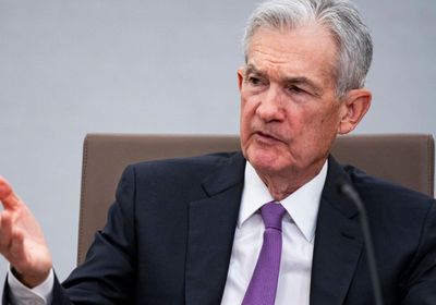 باول يحذر من مخاطر إبقاء أسعار الفائدة مرتفعة
