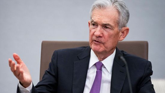 باول يحذر من مخاطر إبقاء أسعار الفائدة مرتفعة
