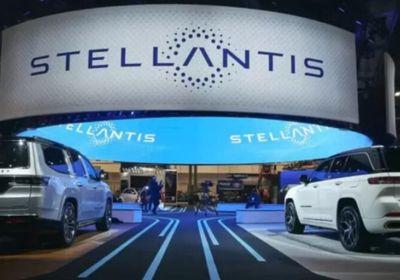 ستيلانتيس تستدعي 332 ألف سيارة في أمريكا لعطل بأحزمة الأمان