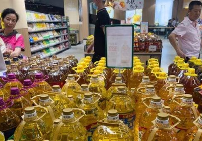 الصين: تحقيق في استخدام شاحنات الوقود لنقل زيوت الطعام