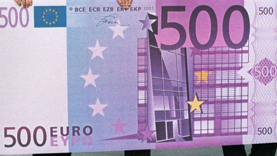 اليورو مهدد بالتراجع إلى مستوى التعادل مع الدولار
