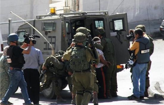 قوات الاحتلال تعتقل 3 فلسطينيين