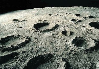    اكتشاف حفرة مفتوحة على سطح القمر