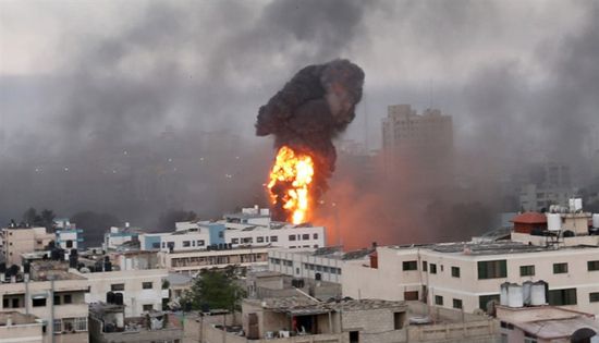 مقتل 5 فلسطينيين طفلتين في قصف إسرائيلي بغزة