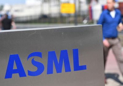 مبيعات " ASML" تفوق التوقعات مع ارتفاع الحجوزات