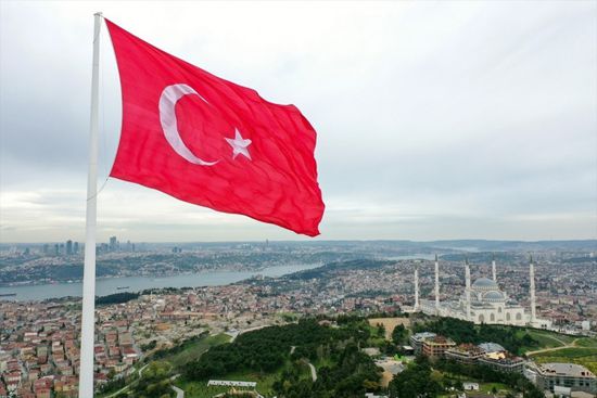 إصابة ثلاثة عمال على الأقل بانهيار منصة للتنقيب عن النفط في تركيا