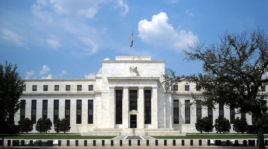 الاحتياطي الفيدرالي: خفض الفائدة محتمل إذا تباطأ سوق العمل