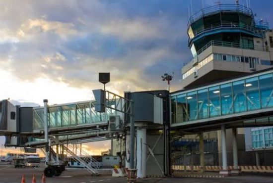تعليق الرحلات في مطار كاتانيا في صقلية بسبب ثوران بركان إتنا
