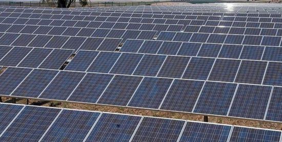 الجنوب يتابع إنجاز العمل في محطة عدن للطاقة الشمسية.. ويجدد الشكر لإمارات الخير
