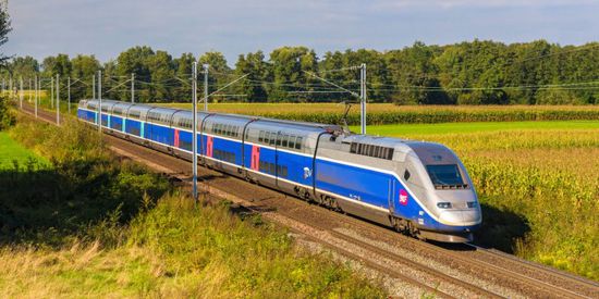 وزير فرنسي: القطارات فائقة السرعة ستعود للعمل على نحو طبيعي يوم الاثنين
