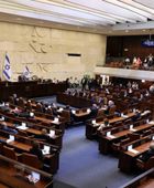 رئيس لجنة بالكنيست الإسرائيلي يدعو سكان الشمال إلى فتح الملاجئ