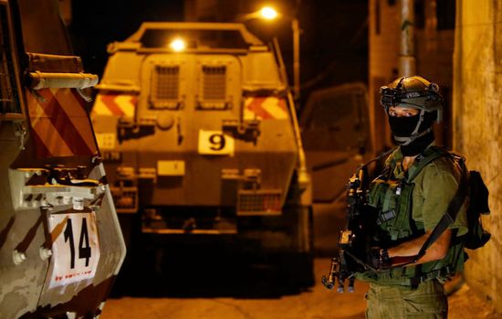 الاحتلال يعتقل 4 فلسطينيين من الضفة والقدس