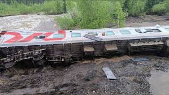 إصابة 20 شخصا جراء خروج قطار عن مساره في روسيا