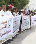 متظاهرون يطالبون بتحسين الأوضاع الخدمية في حضرموت