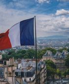 الاقتصاد الفرنسي يتجاوز التوقعات بنمو 0.3% في الربع الثاني