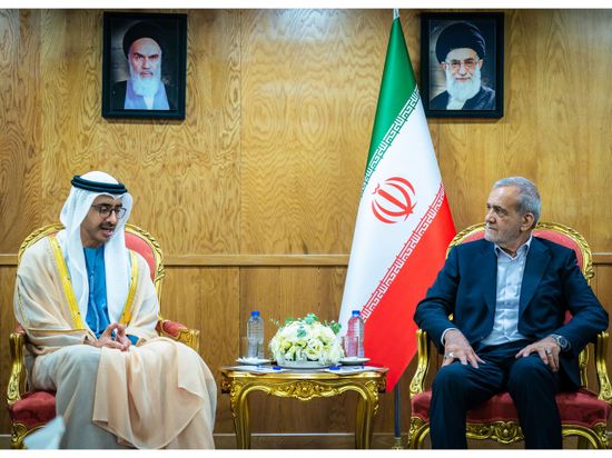 الرئيس الإيراني يستقبل عبدالله بن زايد في طهران