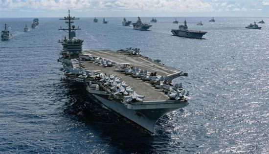 الولايات المتحدة تنشر 12 سفينة حربية في المنطقة