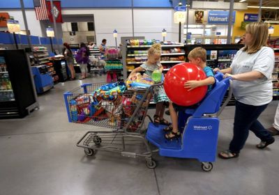 ارتفاع ثقة المستهلكين الأمريكيين في يوليو مع تراجع التضخم