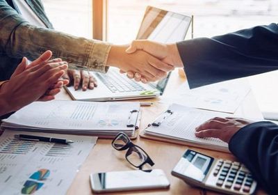 صفقات الاندماج والاستحواذ العالمية تنتعش في النصف الأول