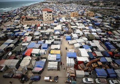 بسبب تدفق النازحين.. الأمم المتحدة: 30 ألف فلسطيني يعيشون في كيلومتر بالمواصي