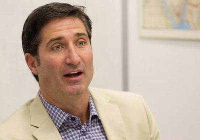 الرئيس التنفيذي الجديد لستاربكس يعمل عن بعد من كاليفورنيا