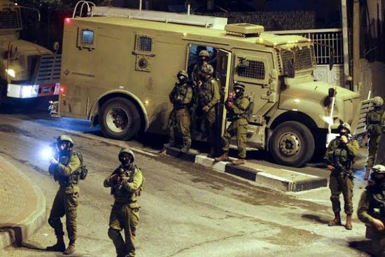 جيش الاحتلال يعلن قصفه مسلحين في مخيم الفارعة