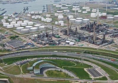 انقطاع التيار يشل عمل ثاني أكبر مصفاة نفط في أوروبا