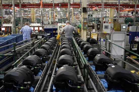 انكماش النشاط الصناعي الأمريكي مع تزايد المخاوف