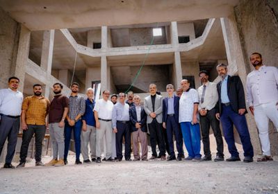 لملس يزور المبنى الجديد للغرفة التجارية في خورمكسر