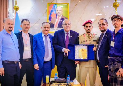 الملازم العبدلي.. الانتقالي يكرم الأول على كلية زايد الثاني العسكرية