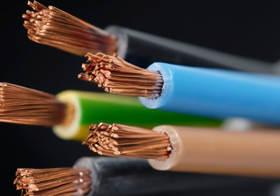 النحاس يرتفع مدفوعاً بضعف الدولار بعد خفض للفائدة