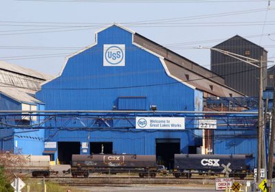 سهم "يو إس ستيل" يرتفع بدعم من تحسن الأداء بأمريكا