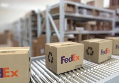 انخفاض سهم فيديكس بعد توقعات ضعيفة لأداء الشركة