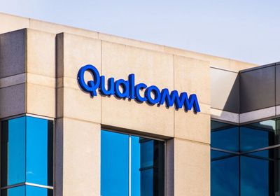 كوالكوم تدرس الاستحواذ على شركة إنتل