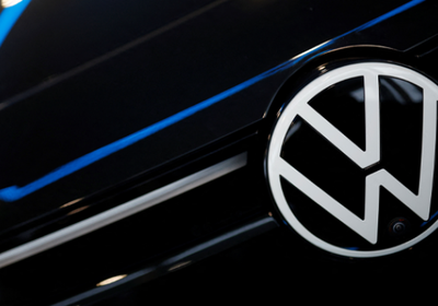 ألمانيا تدعم فولكس وتطالبها باللجوء إلى الحلول الذاتية