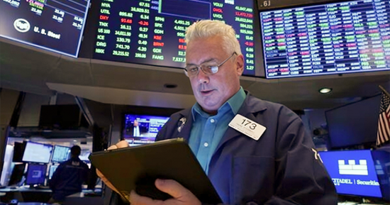 شركات أمريكية تتدافع للاقتراض بعد تخفيض الفائدة