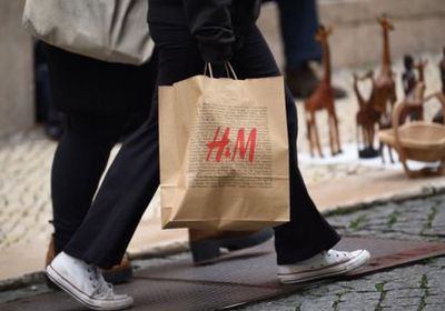 إتش آند إم تتخلى عن مستهدف الربح السنوي