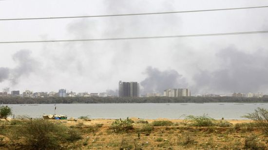 الجيش السوداني يكشف حقيقة قصفه مقر السفير الإماراتي