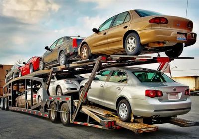 وزير الصناعة الإيطالي يحذر من أزمة بقطاع السيارات الأوروبية