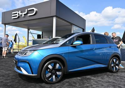 بي واي دي تتفوق على "إم جي" بمبيعات السيارات الكهربائية